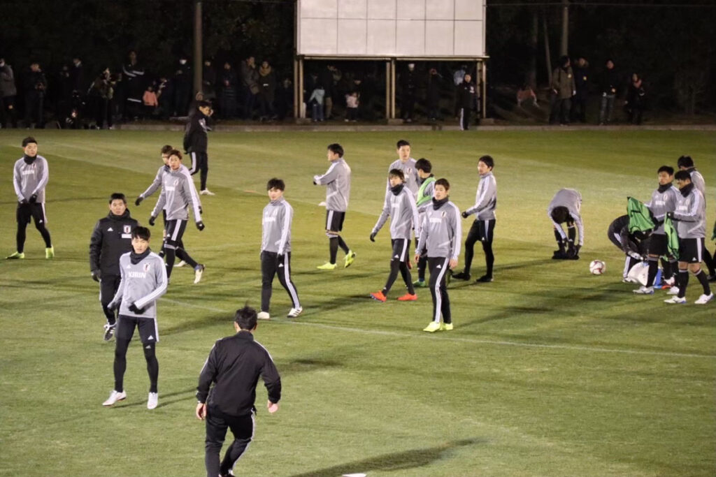 サッカー日本代表の練習の写真