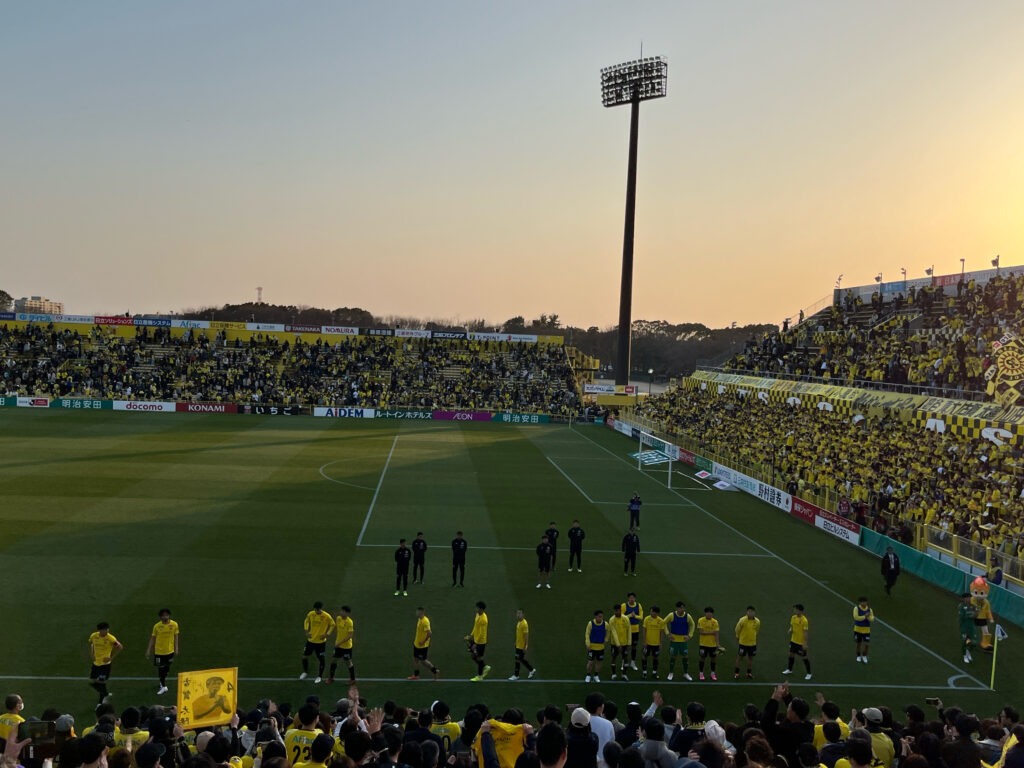 Jリーグ 柏レイソルvs名古屋グランパスのサッカーの試合の写真