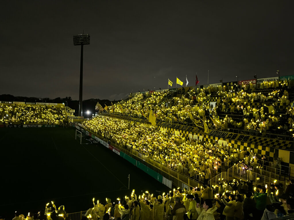 Jリーグ 柏レイソルvsセレッソ大阪のサッカーの試合の写真