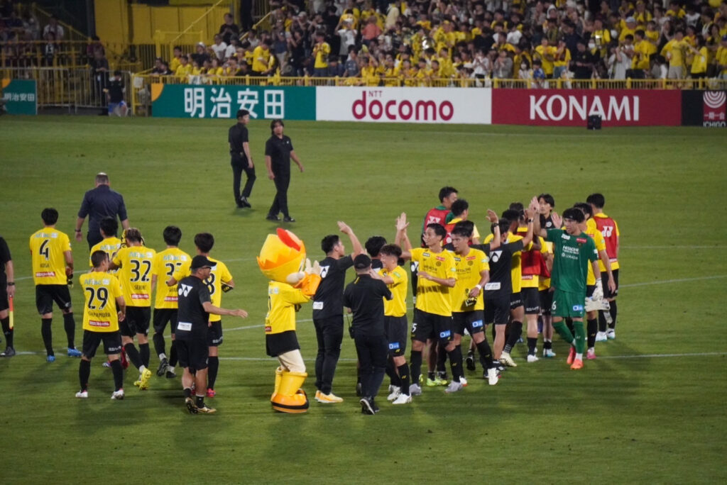 柏レイソルvsFC東京の試合の写真